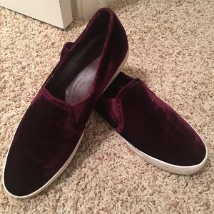 Joie maroon flats